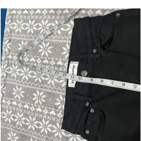 Reformation Ultra High Rise Skinny Jeans In Black Size 25.  Excellent Condition - Picture 11 of 12